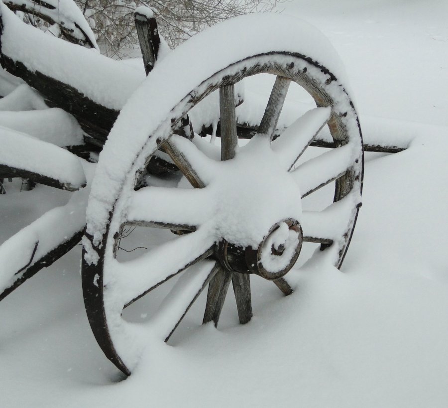 Snow and wagon - 1